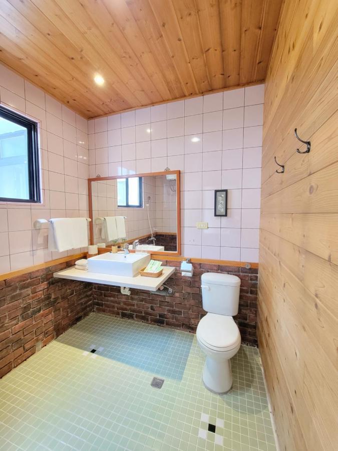 Railway Villa T'ai-tung Exteriör bild